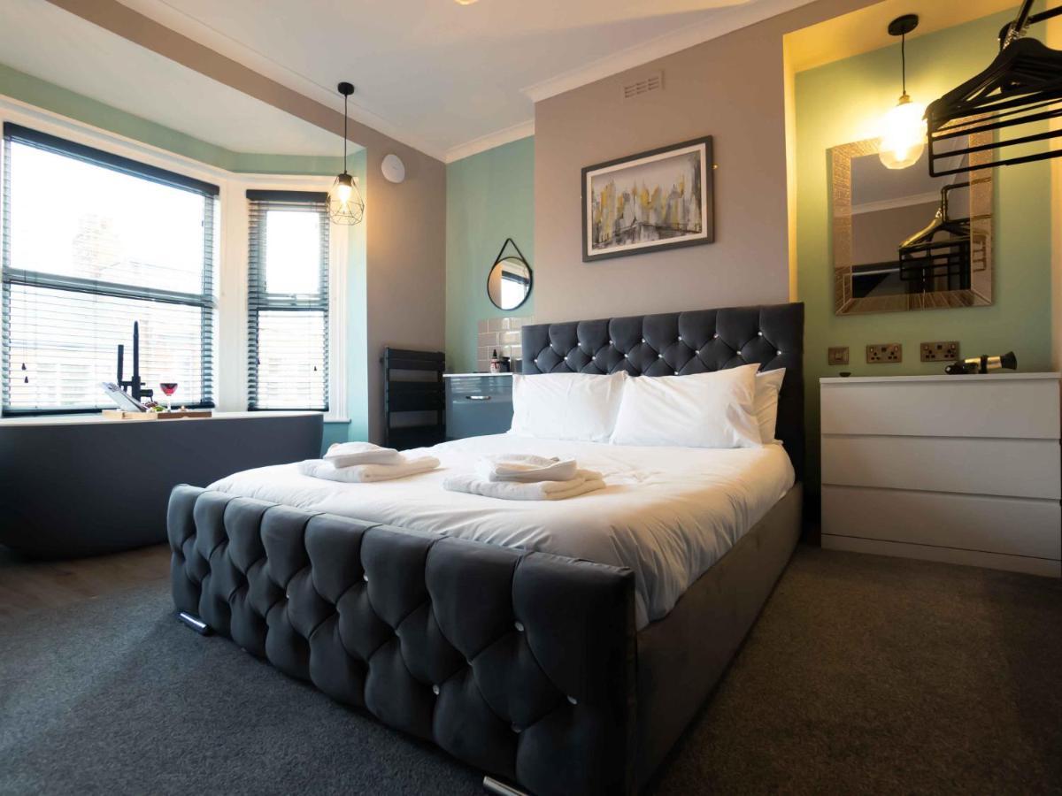 Pass The Keys Amazing, Newly Renovated 5Bedroom House Sleeps 10 Scarborough Dış mekan fotoğraf
