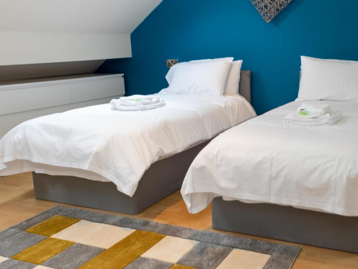 Pass The Keys Amazing, Newly Renovated 5Bedroom House Sleeps 10 Scarborough Dış mekan fotoğraf