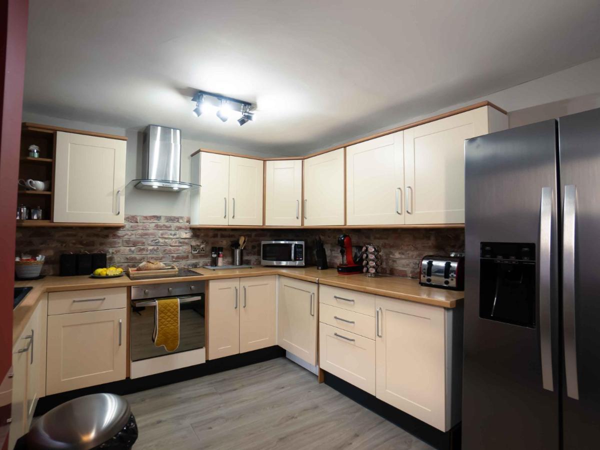 Pass The Keys Amazing, Newly Renovated 5Bedroom House Sleeps 10 Scarborough Dış mekan fotoğraf